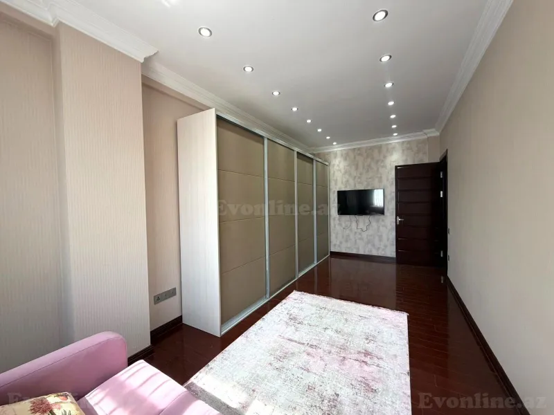 Satılır 4 otaqlı Mənzil Yeni tikili 180 m² 28 May m. - şəkil 18