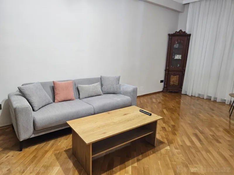 Kirayə verilir 2 otaqlı Mənzil Yeni tikili 70 m² Nizami m. - şəkil 2