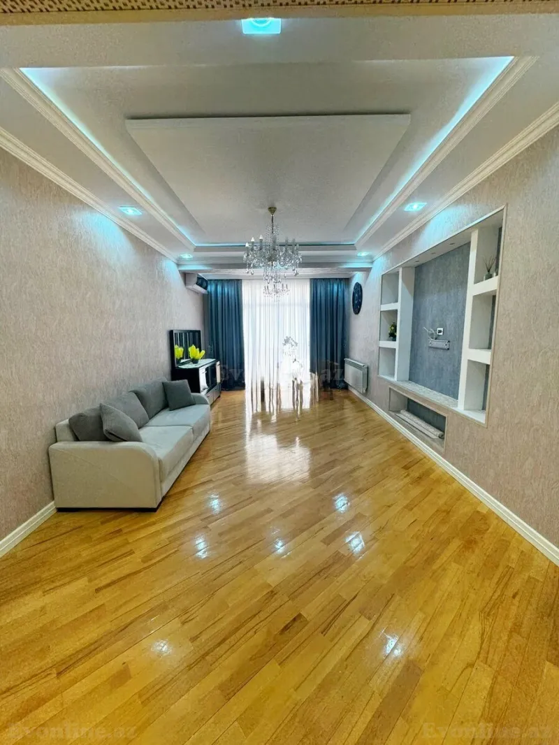 4 otaqlı Mənzil 150 m² İnşaatçılar m. Kirayə verilir
