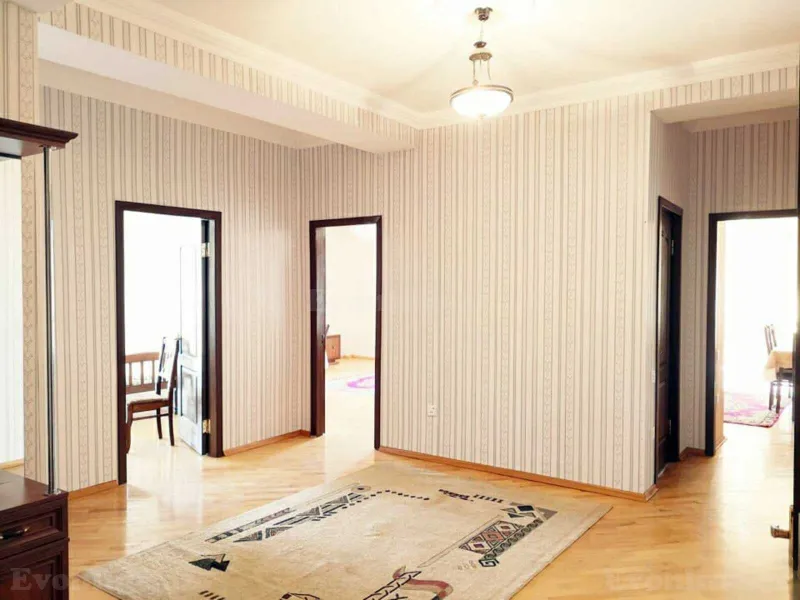 Kirayə verilir 3 otaqlı Mənzil Yeni tikili 130 m² Bakmil m. - şəkil 4