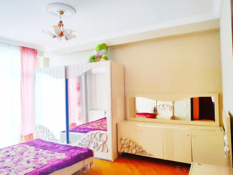 Kirayə verilir 3 otaqlı Mənzil Yeni tikili 130 m² Bakmil m. - şəkil 9