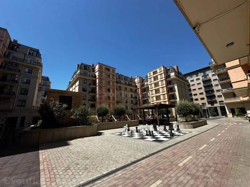 5 otaqlı Mənzil 193 m² Xətai r. Satılır