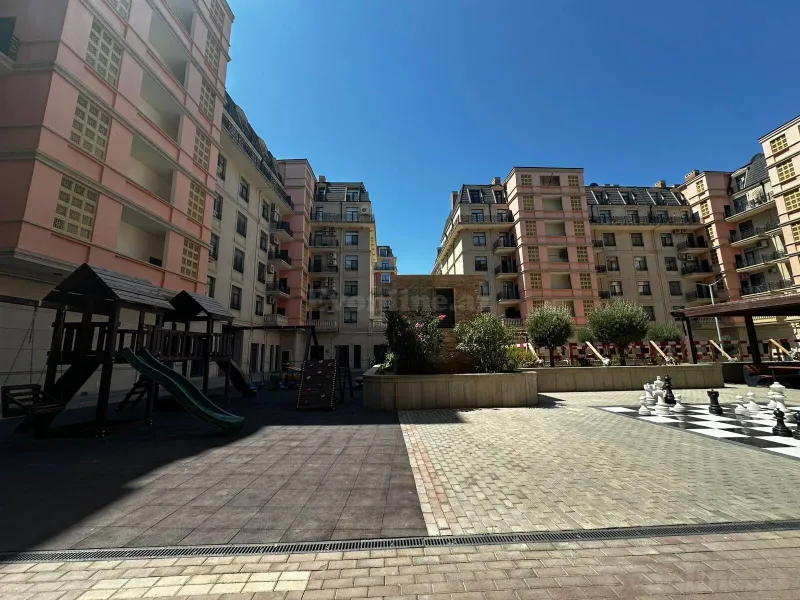 Satılır 5 otaqlı Mənzil Yeni tikili 193 m² Xətai r. - şəkil 2