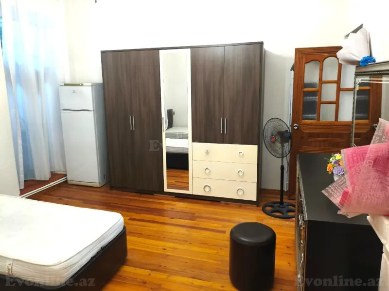 Satılır 3 otaqlı Mənzil Köhnə tikili 70 m² Nəriman Nərimanov m.