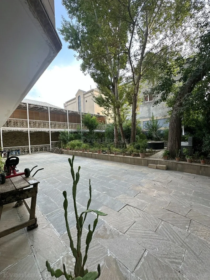 Satılır 17 otaqlı Həyət evi 1000 m² Nəsimi m. - şəkil 5