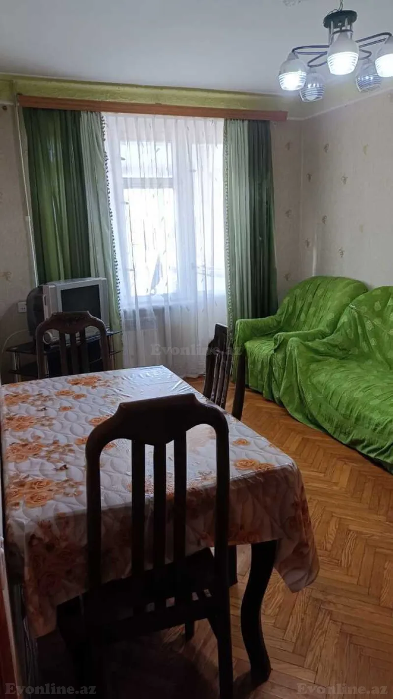 Satılır 2 otaqlı Mənzil Köhnə tikili 50 m² 8-ci kilometr