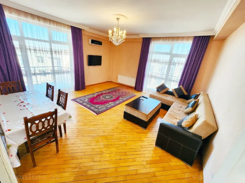 Kirayə verilir 3 otaqlı Mənzil Yeni tikili 130 m² Bakmil m.