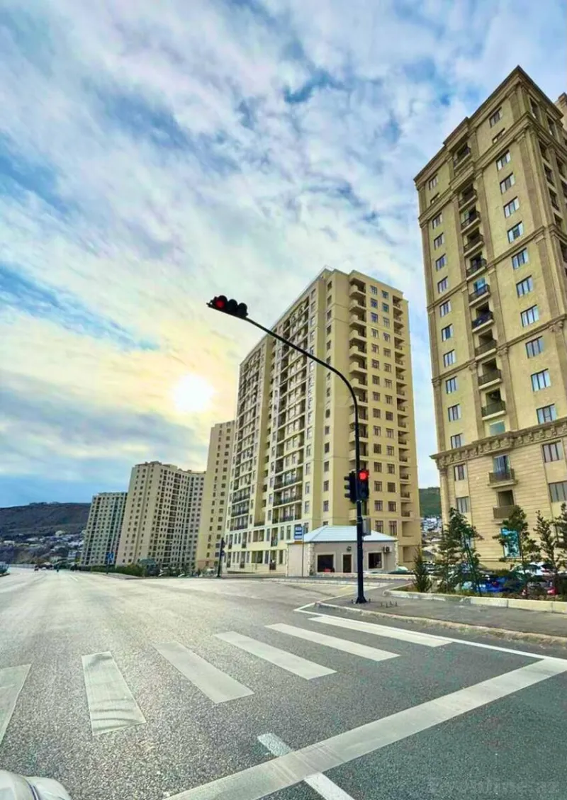 Satılır 3 otaqlı Mənzil Yeni tikili 95 m² Səbail r. - şəkil 15