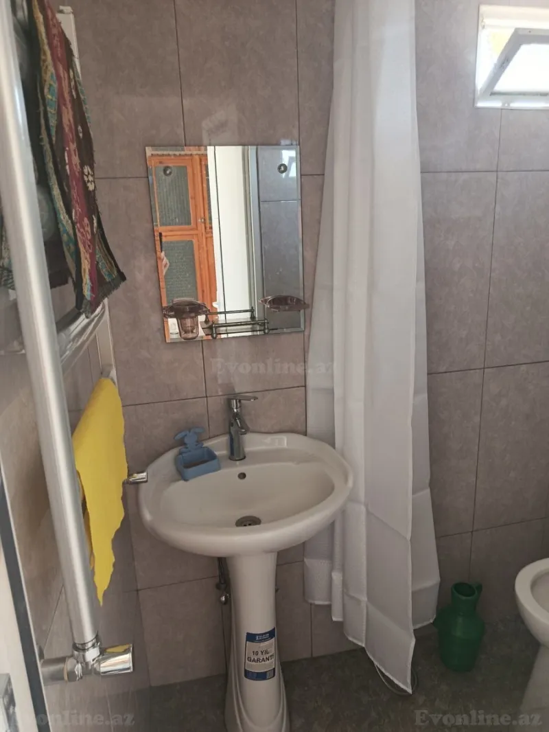 Kirayə verilir 1 otaqlı Həyət evi 30 m² 28 May m. - şəkil 2