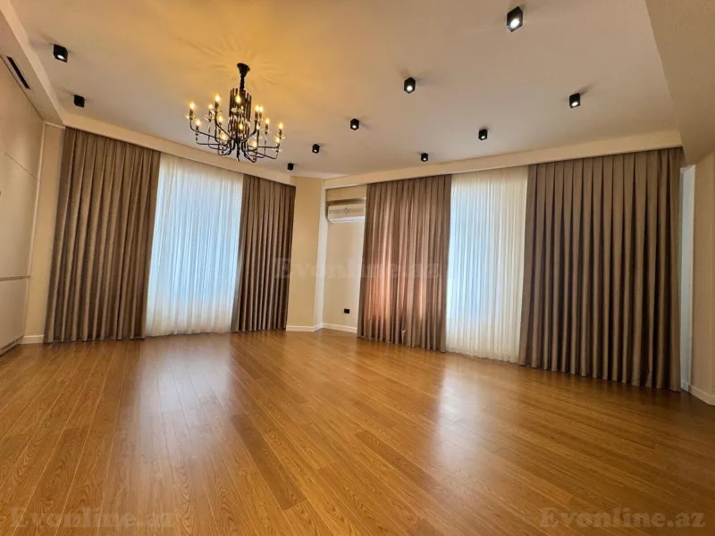 Satılır 3 otaqlı Mənzil Yeni tikili 150 m² Ağ şəhər