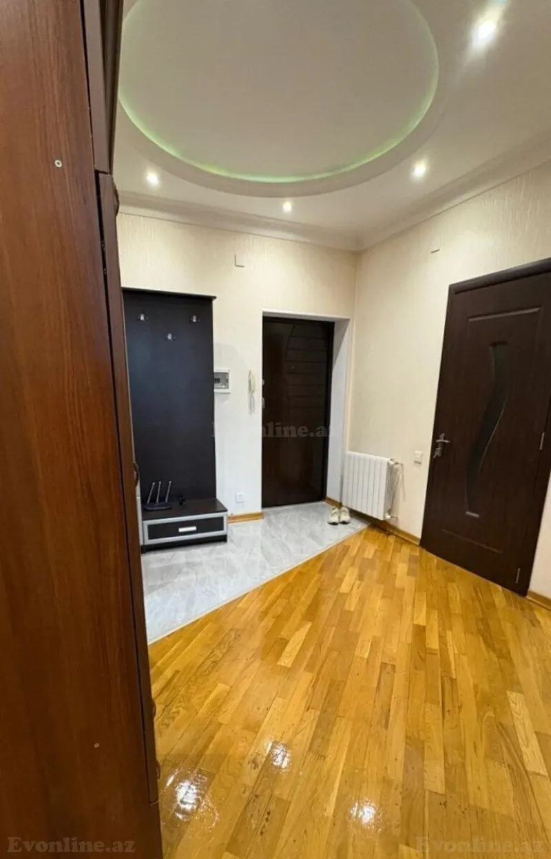 Kirayə verilir 2 otaqlı Mənzil Yeni tikili 85 m² 8 Noyabr m.
