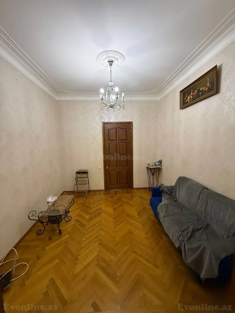 Kirayə verilir 4 otaqlı Mənzil Köhnə tikili 100 m² Nəriman Nərimanov m.