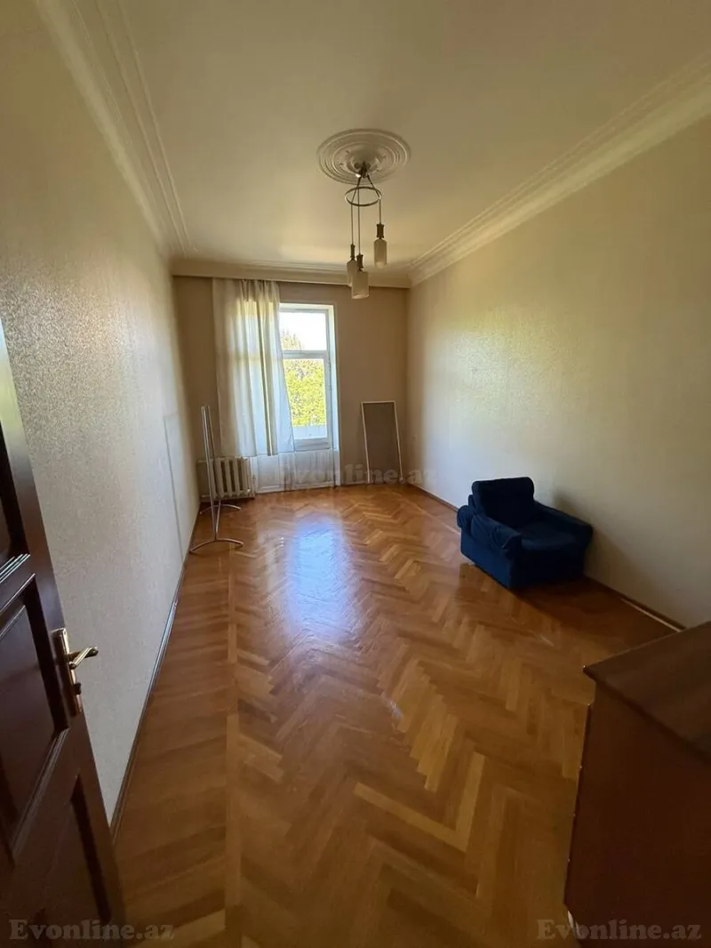 Kirayə verilir 4 otaqlı Mənzil Köhnə tikili 100 m² Nəriman Nərimanov m. - şəkil 3