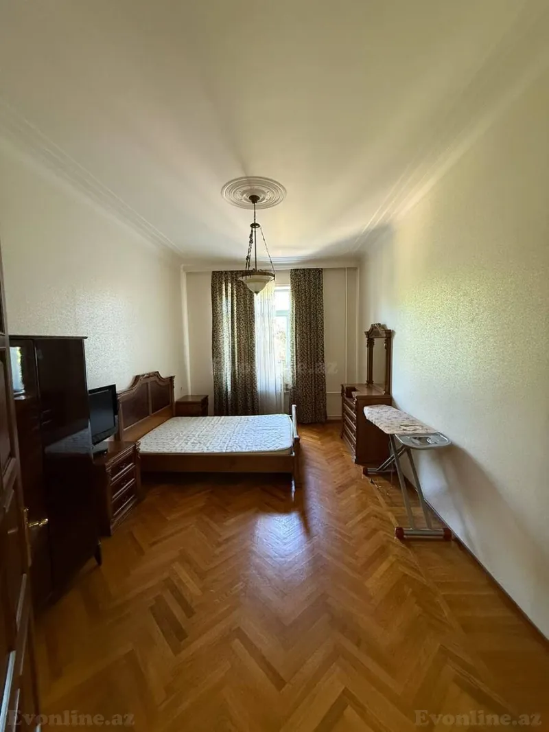 Kirayə verilir 4 otaqlı Mənzil Köhnə tikili 100 m² Nəriman Nərimanov m. - şəkil 7