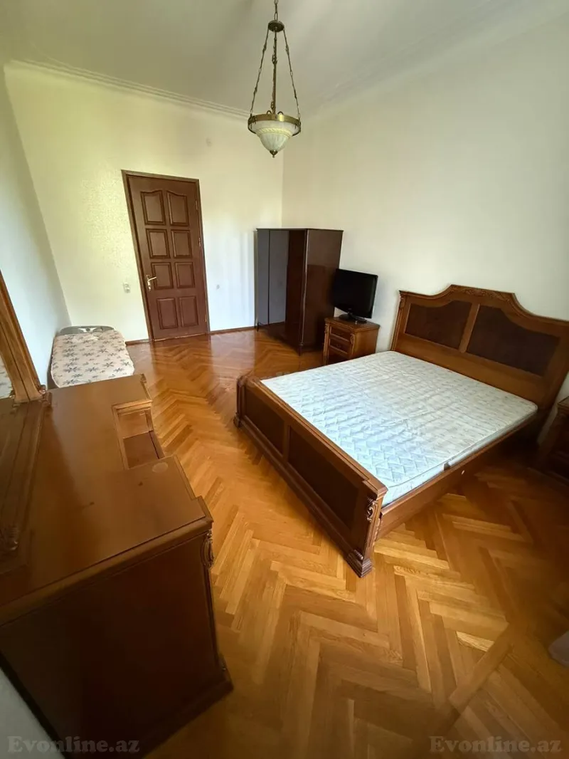 Kirayə verilir 4 otaqlı Mənzil Köhnə tikili 100 m² Nəriman Nərimanov m. - şəkil 8