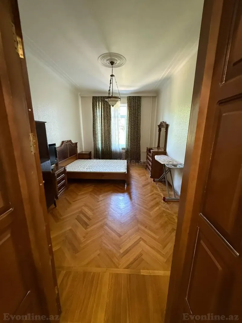 Kirayə verilir 4 otaqlı Mənzil Köhnə tikili 100 m² Nəriman Nərimanov m. - şəkil 9