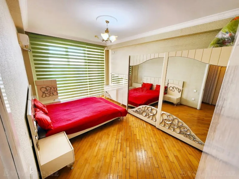 Kirayə verilir 3 otaqlı Mənzil Yeni tikili 140 m² Bakmil m.