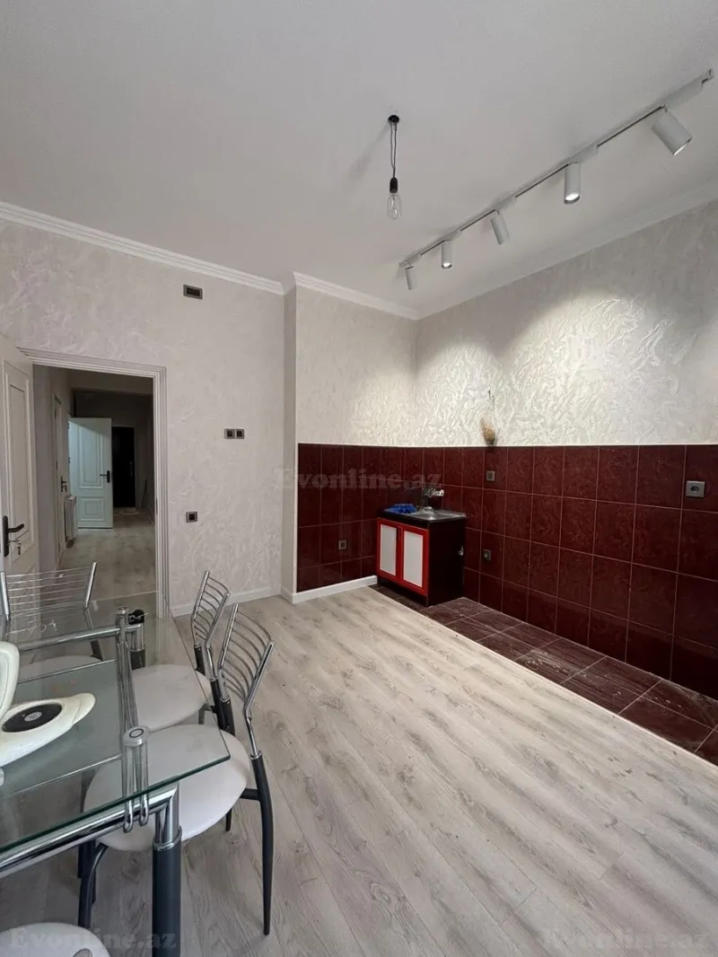 Satılır 2 otaqlı Mənzil Yeni tikili 100 m² 6-cı mikrorayon - şəkil 6