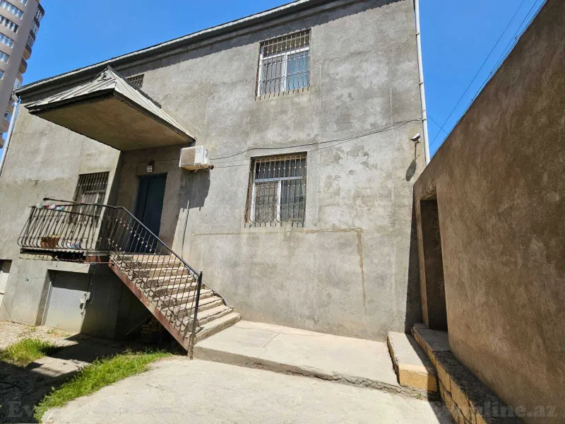 Satılır 8 otaqlı Həyət evi 360 m² Badamdar