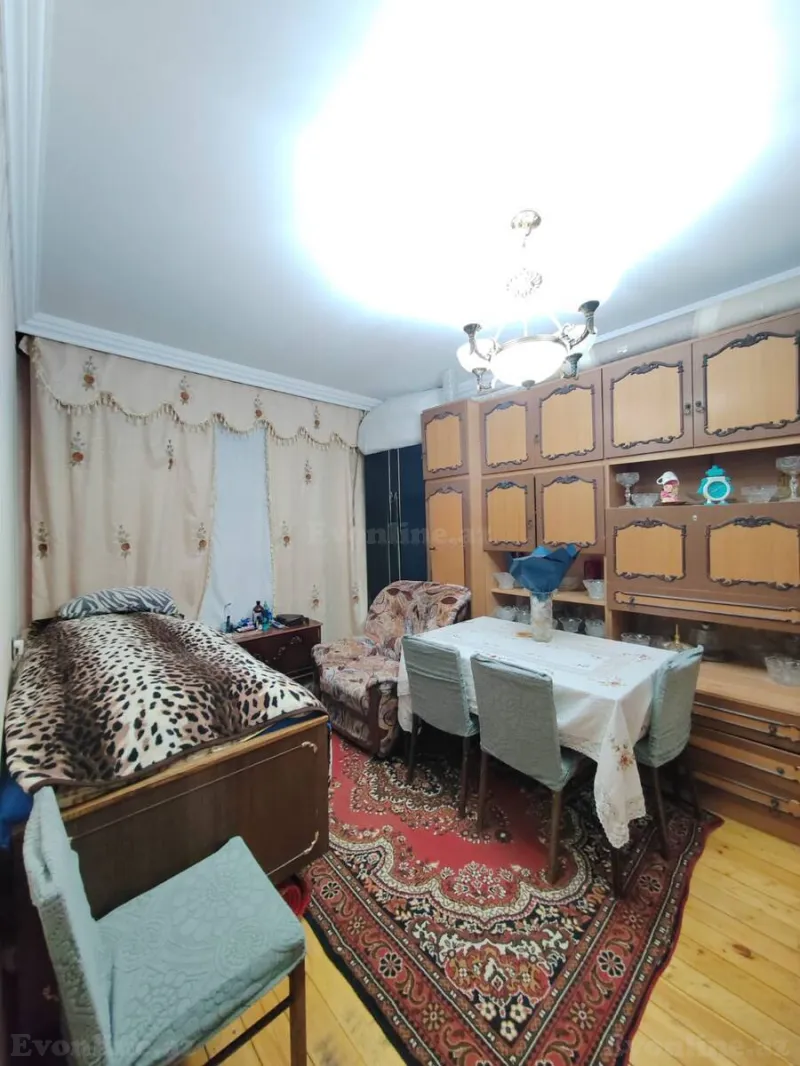 Satılır 5 otaqlı Mənzil Köhnə tikili 120 m² Yeni Günəşli - şəkil 2