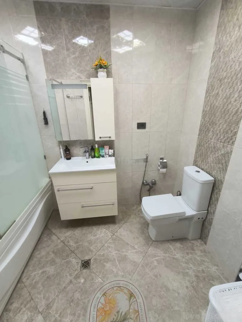 Kirayə verilir 2 otaqlı Mənzil Yeni tikili 86 m² Qara Qarayev m. - şəkil 11