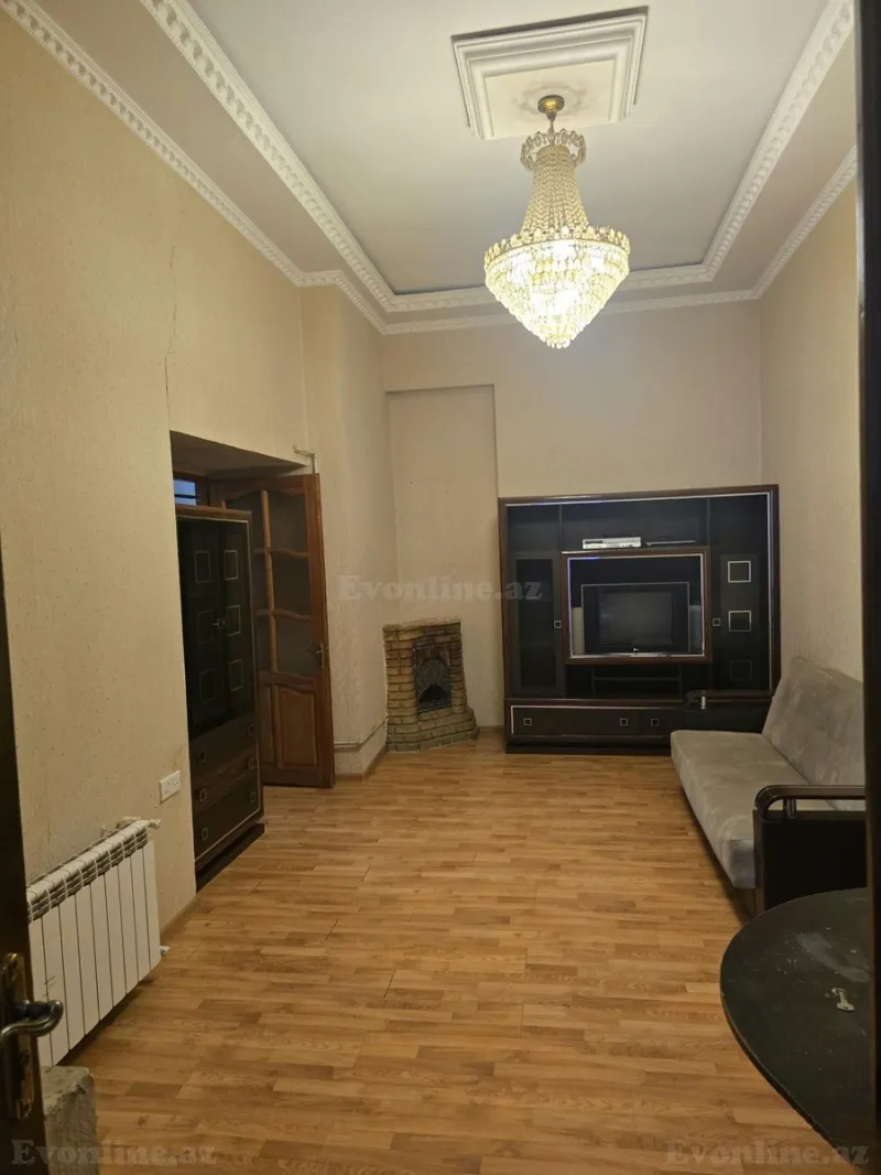 Satılır 4 otaqlı Mənzil Köhnə tikili 95 m² Yasamal r. - şəkil 3