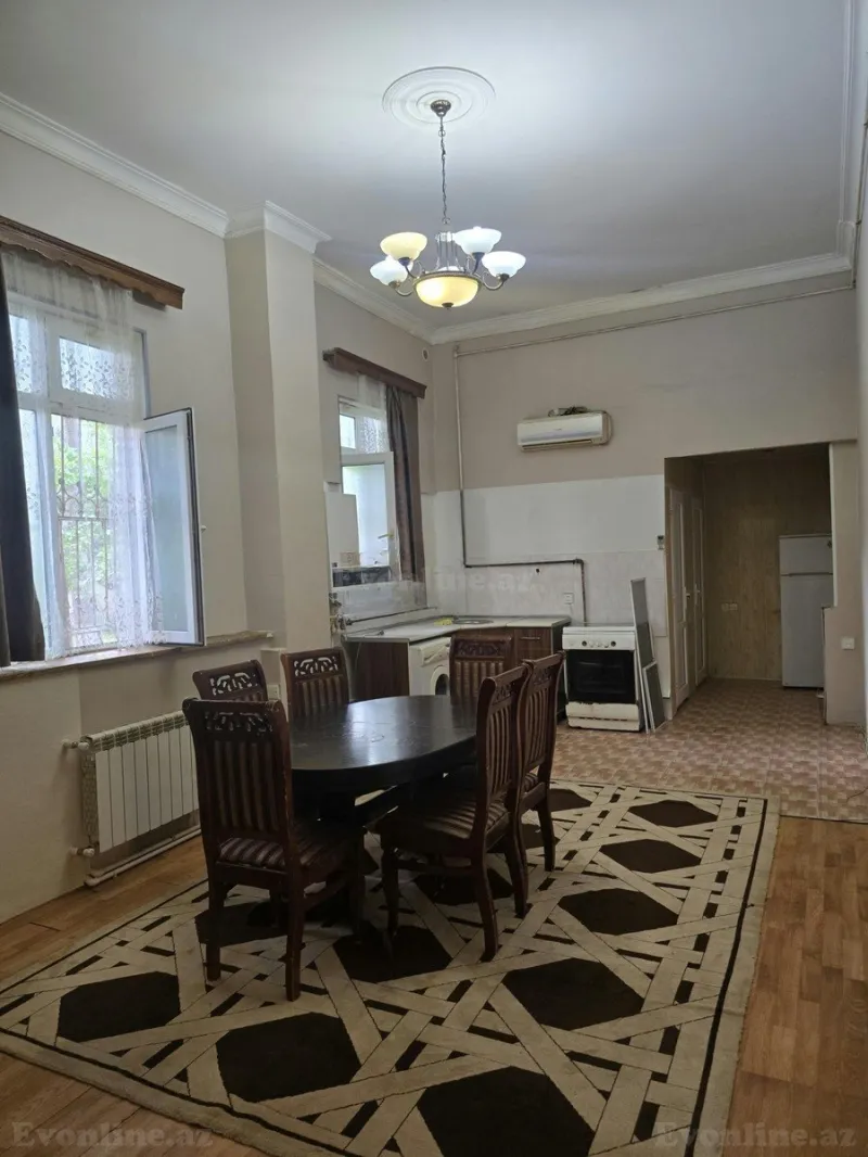 Satılır 4 otaqlı Mənzil Köhnə tikili 95 m² Yasamal r. - şəkil 4