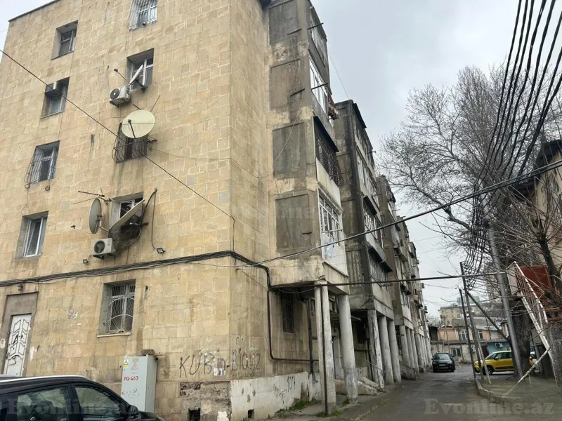 Satılır 2 otaqlı Mənzil Köhnə tikili 49 m² Nizami m.