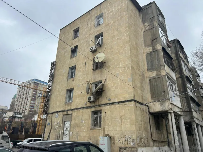 Satılır 2 otaqlı Mənzil Köhnə tikili 49 m² Nizami m. - şəkil 2