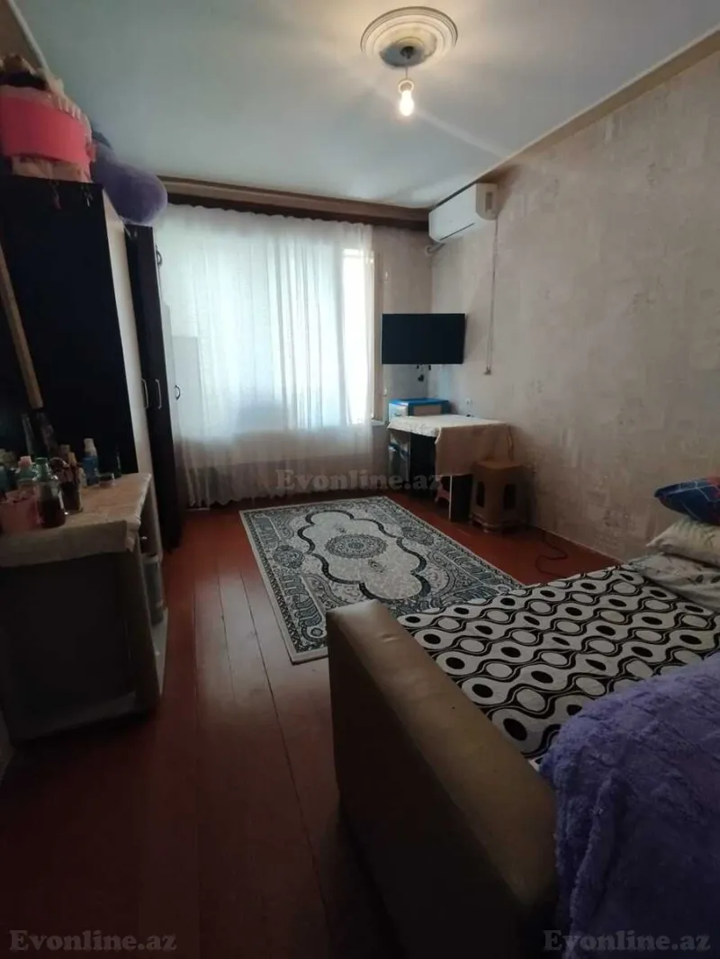 Satılır 2 otaqlı Mənzil Köhnə tikili 246 m² Gənclik m.