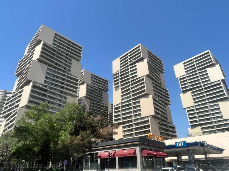 Satılır 3 otaqlı Mənzil Yeni tikili 148 m² 8 Noyabr m. - şəkil 2