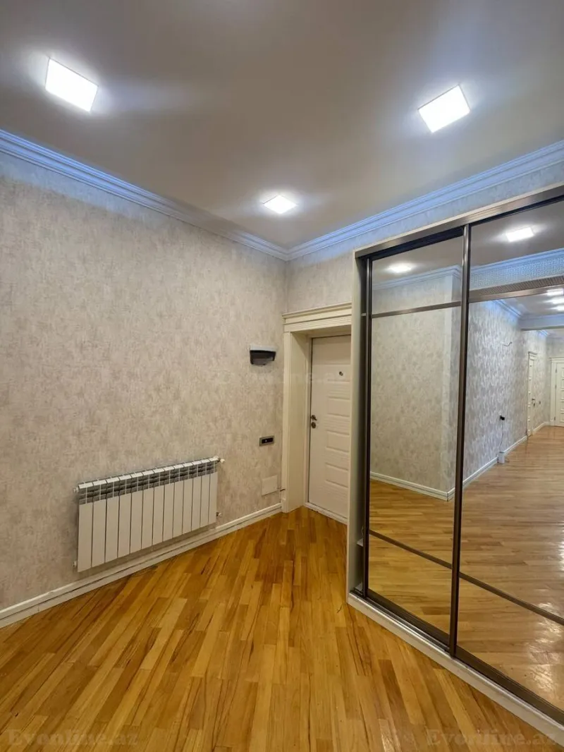 Kirayə verilir 4 otaqlı Mənzil Yeni tikili 150 m² İnşaatçılar m. - şəkil 26