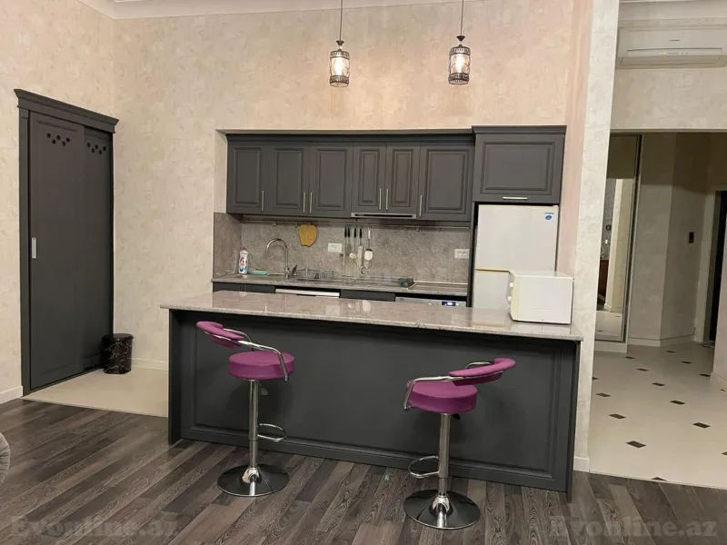 Kirayə verilir 2 otaqlı Mənzil Yeni tikili 90 m² Nizami m.
