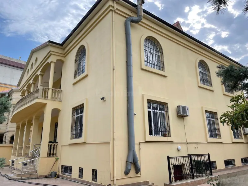 Satılır 7 otaqlı Həyət evi 750 m² Nəsimi m.