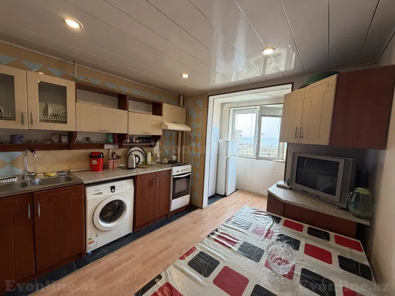 Satılır 3 otaqlı Mənzil Köhnə tikili 75 m² Həzi Aslanov m.