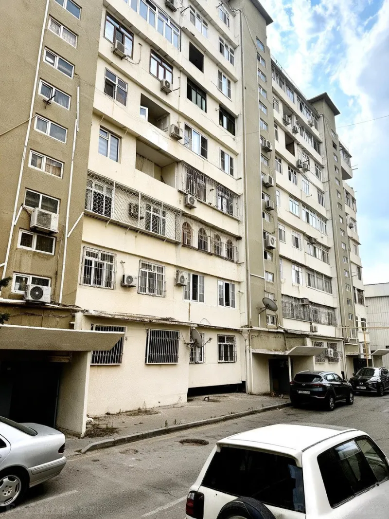 Satılır 2 otaqlı Mənzil Köhnə tikili 66 m² Koroğlu m.