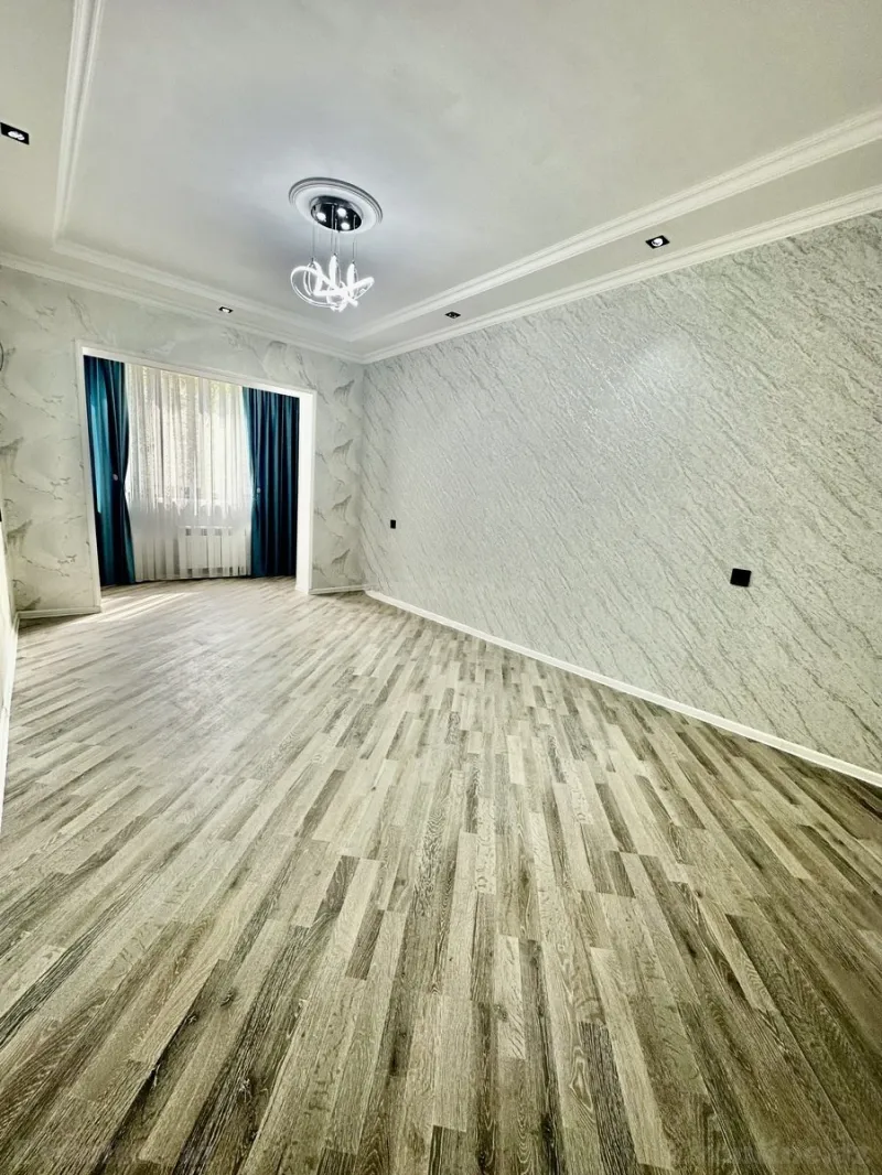 Satılır 2 otaqlı Mənzil Köhnə tikili 66 m² Koroğlu m. - şəkil 2