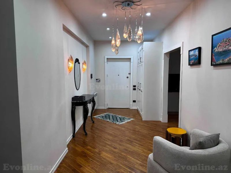Kirayə verilir 3 otaqlı Mənzil Yeni tikili 141 m² Xətai r.