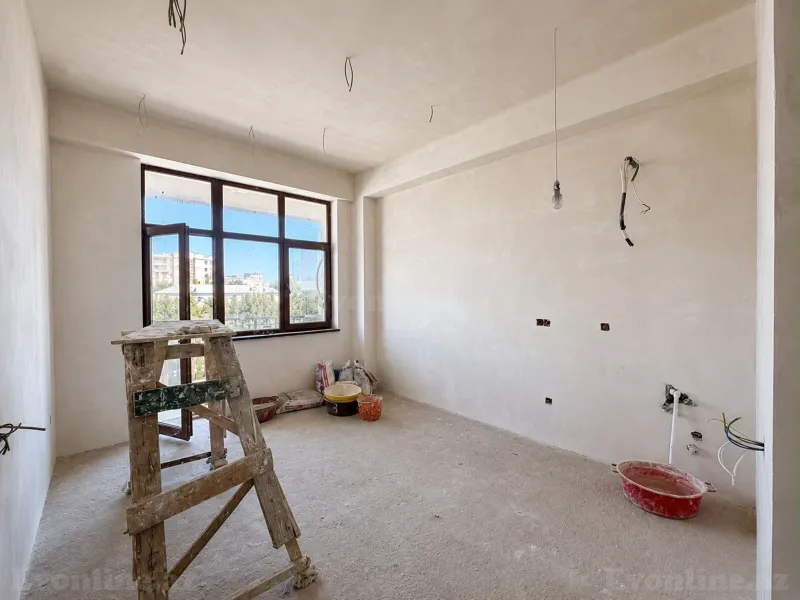 Satılır 2 otaqlı Mənzil Köhnə tikili 60 m² Gənclik m. - şəkil 2
