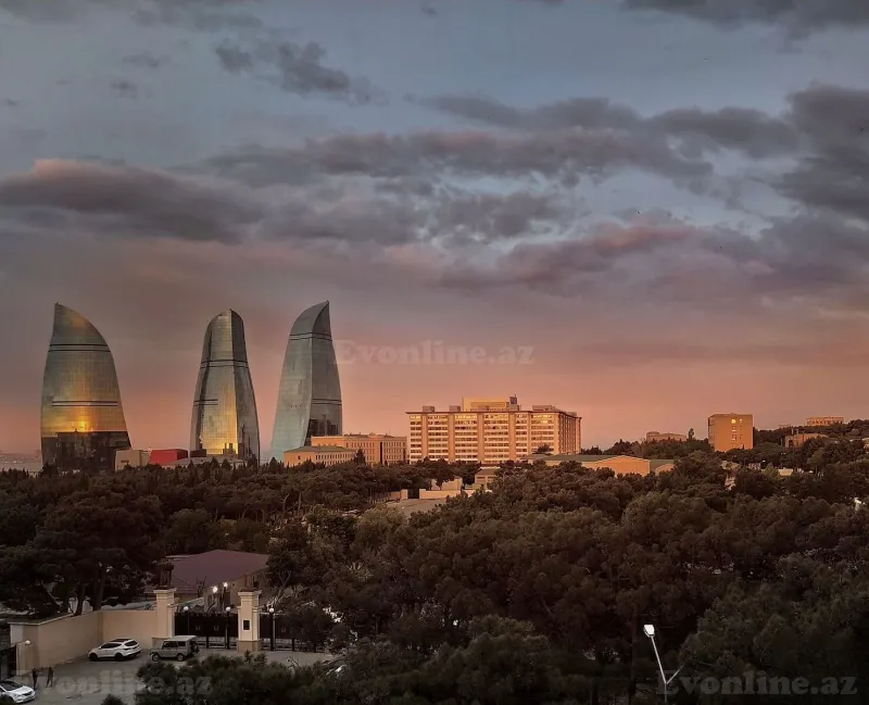 4 otaqlı Mənzil 100 m² Yasamal r. Satılır