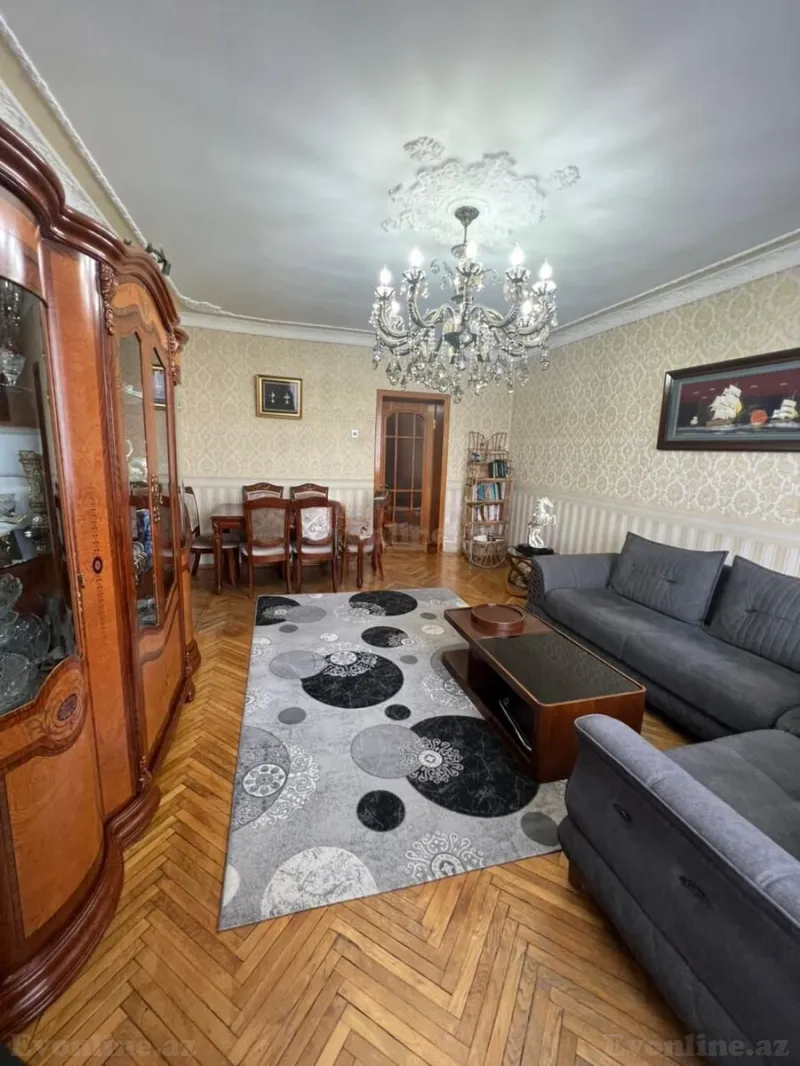 Satılır 4 otaqlı Mənzil Köhnə tikili 100 m² Yasamal r. - şəkil 5