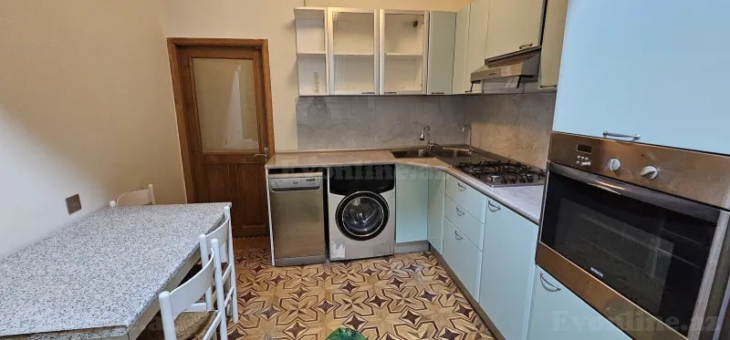 Kirayə verilir 5 otaqlı Mənzil Köhnə tikili 130 m² Nəsimi r. - şəkil 14