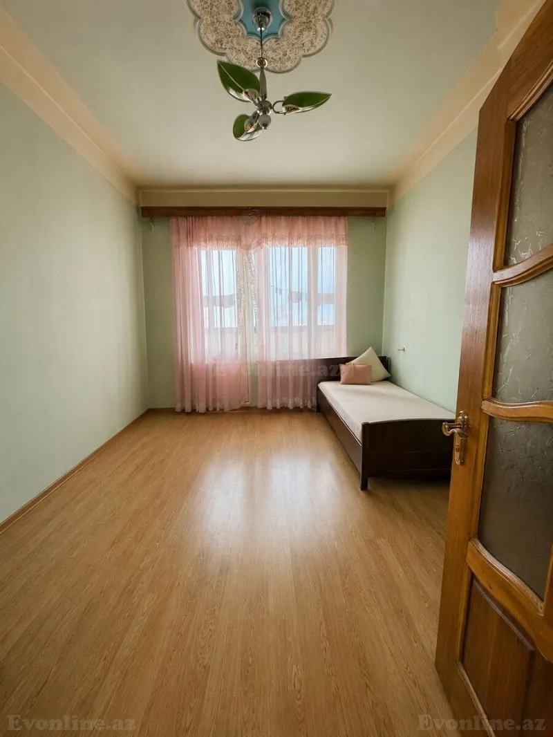 Satılır 4 otaqlı Mənzil Köhnə tikili 100 m² Bakıxanov - şəkil 7