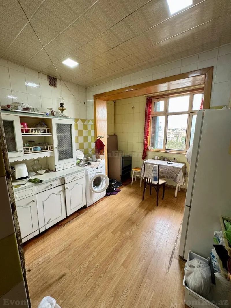 Satılır 4 otaqlı Mənzil Köhnə tikili 100 m² Bakıxanov - şəkil 9