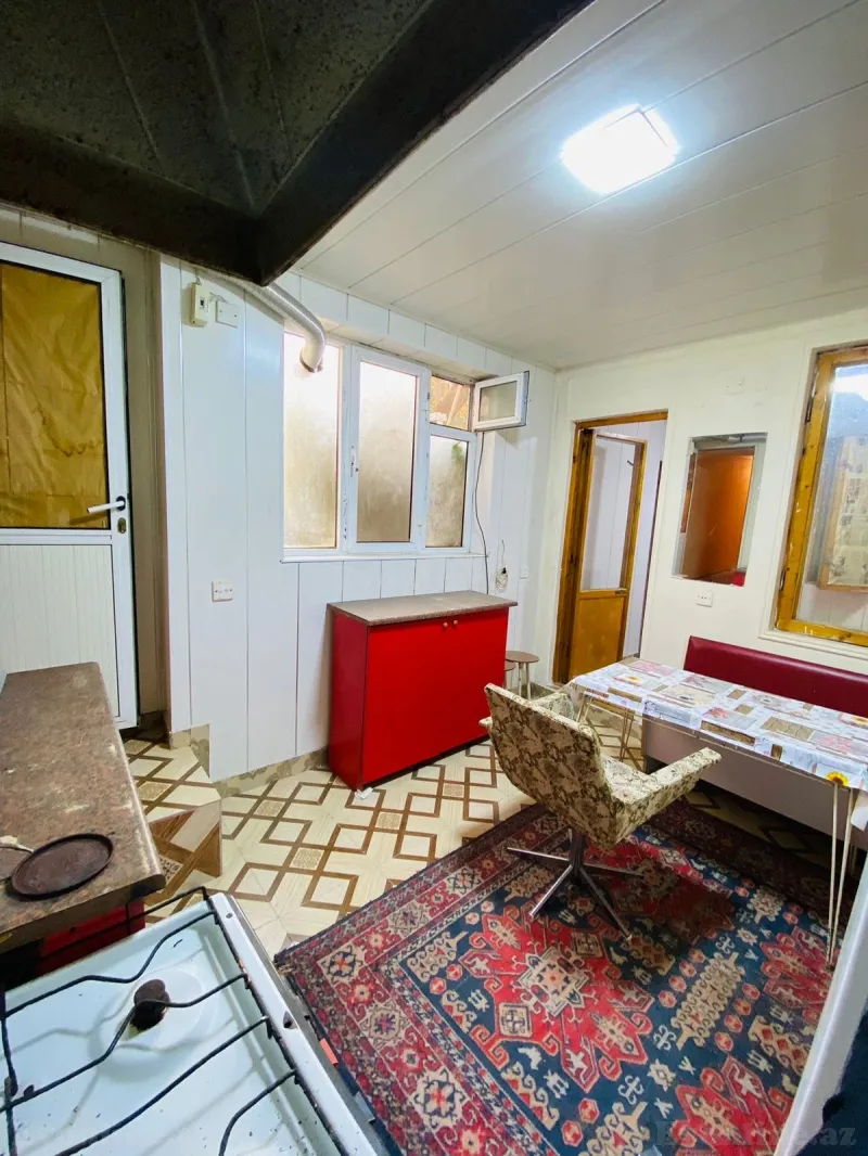 Kirayə verilir 2 otaqlı Həyət evi 50 m² 6-cı mikrorayon