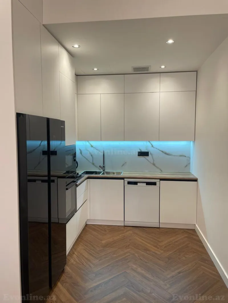 Kirayə verilir 2 otaqlı Mənzil Yeni tikili 70 m² Səbail r. - şəkil 2