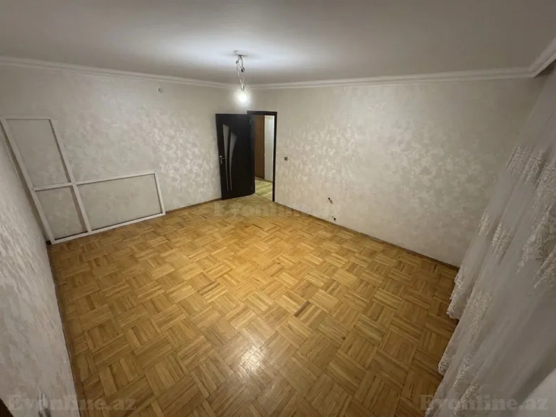 Satılır 4 otaqlı Mənzil Köhnə tikili 115 m² Neftçilər m. - şəkil 2
