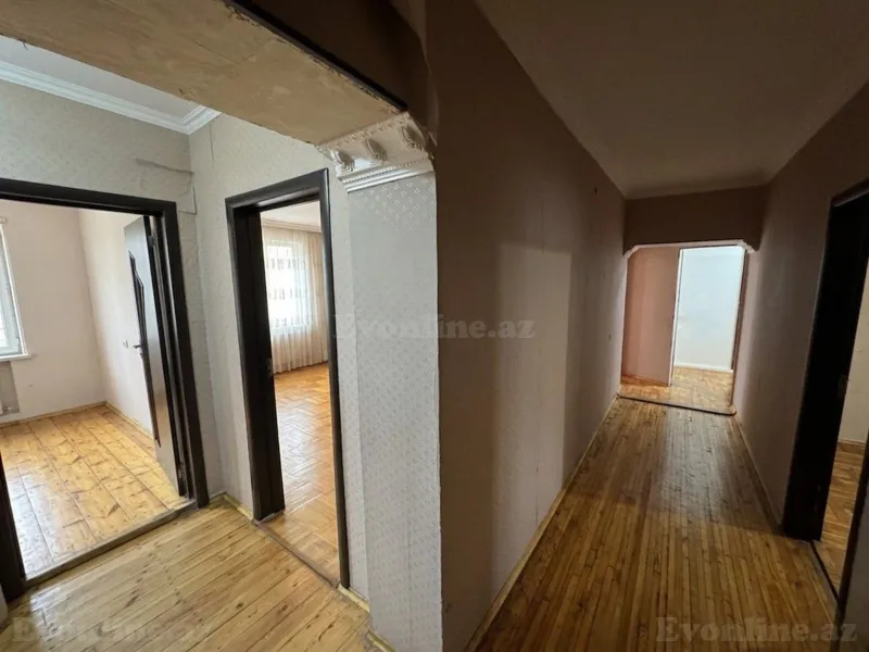 Satılır 4 otaqlı Mənzil Köhnə tikili 115 m² Neftçilər m. - şəkil 3