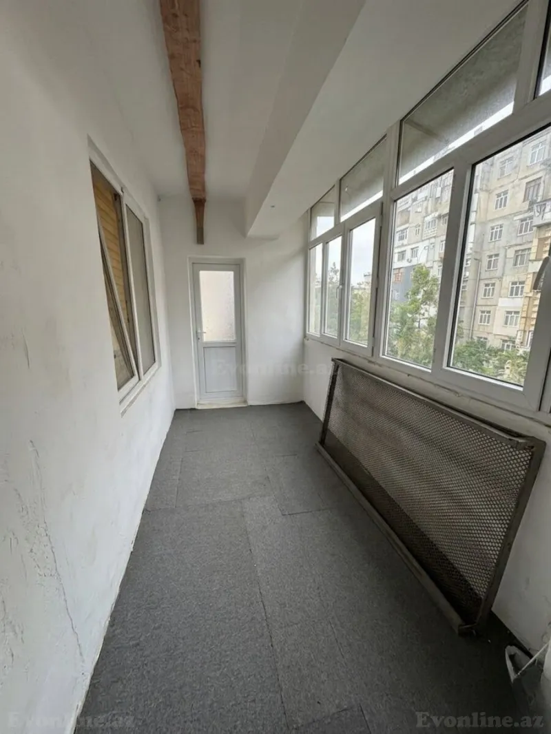 Satılır 4 otaqlı Mənzil Köhnə tikili 115 m² Neftçilər m. - şəkil 12