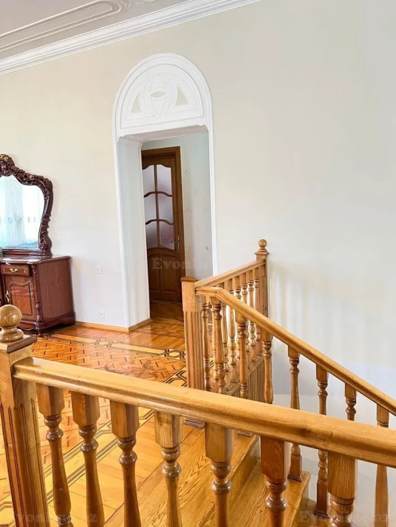 Satılır 9 otaqlı Həyət evi 320 m² 6-cı mikrorayon - şəkil 15